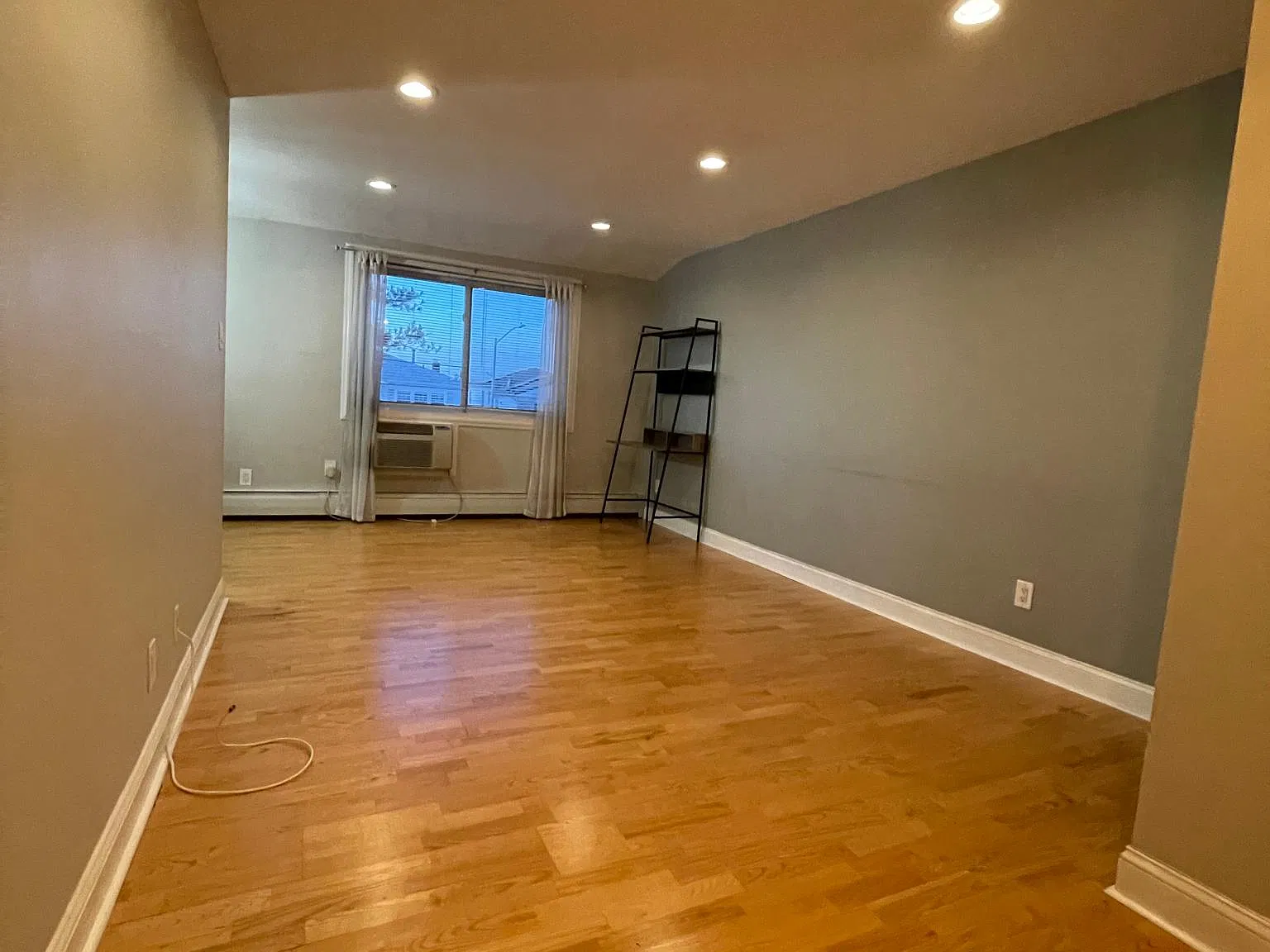 19 Gadsen Pl — Photo 2