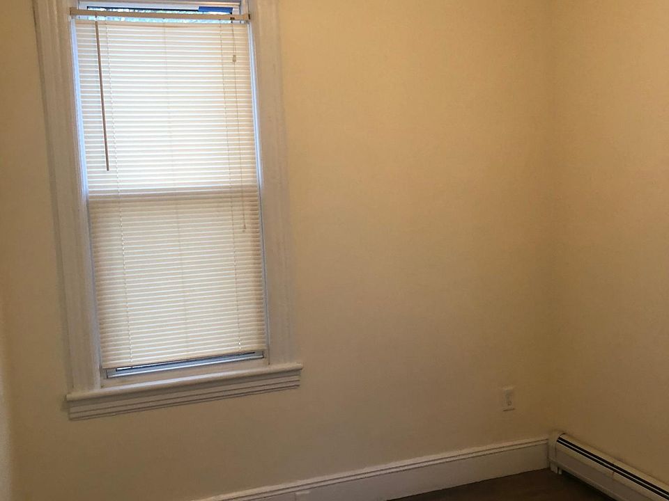 2nd image of 152 Prospect Ave APT 1R