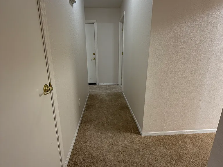 11402 W Hutton Dr — Photo 14