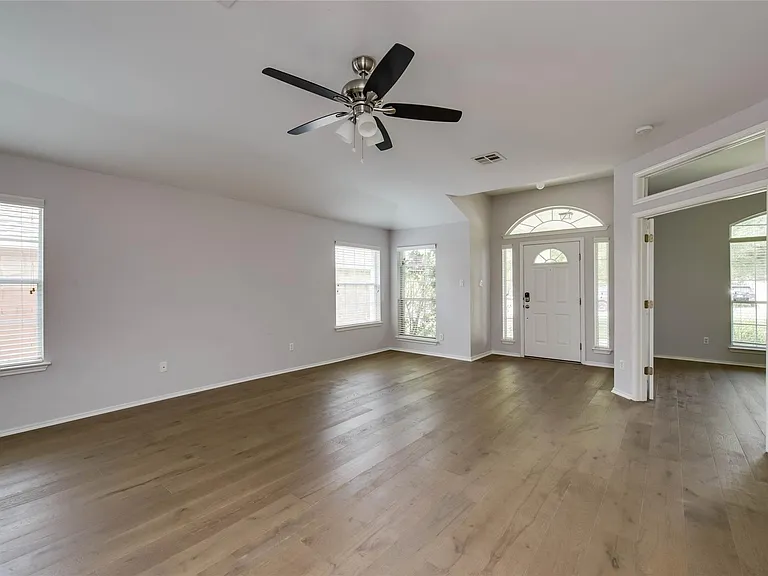 3108 Lynnbrook Dr — Photo 4