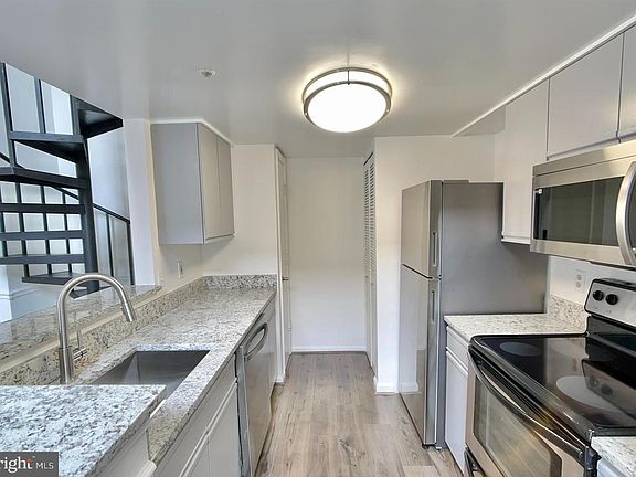 4th image of 10323 Westridge Dr Unit 2-304