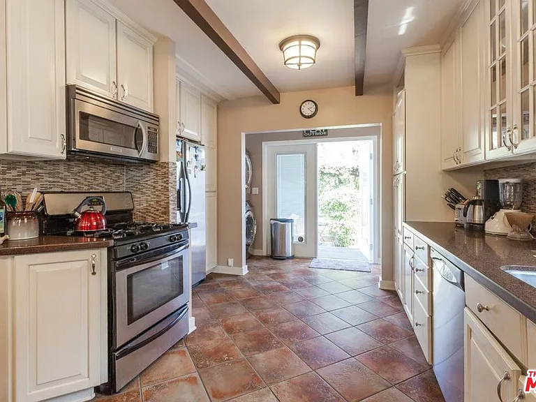 3226 Hutchison Ave — Photo 3