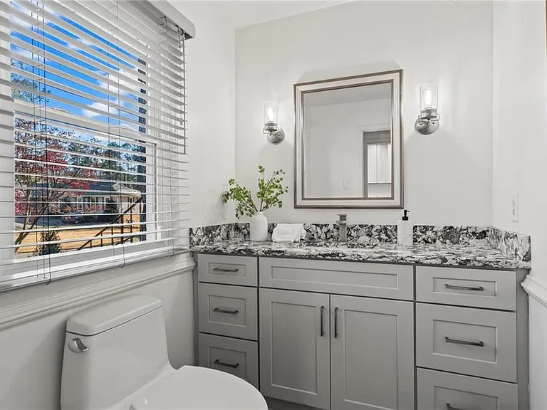 1106 Aurora Ct — Photo 27