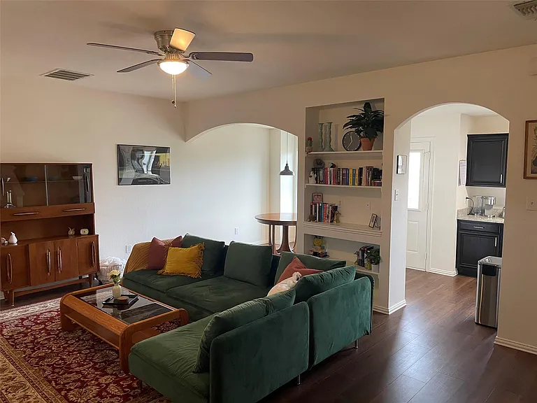 233 Irick Ct — Photo 6