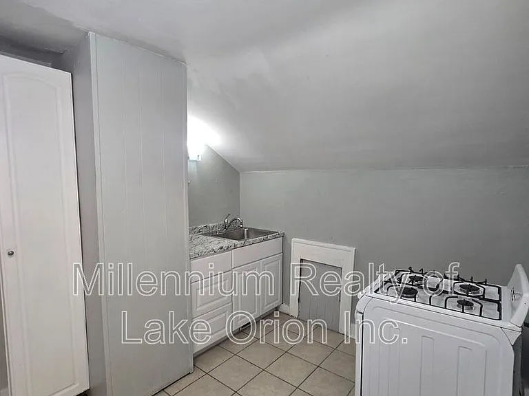 77 E Fairmount Ave #2 — Photo 2