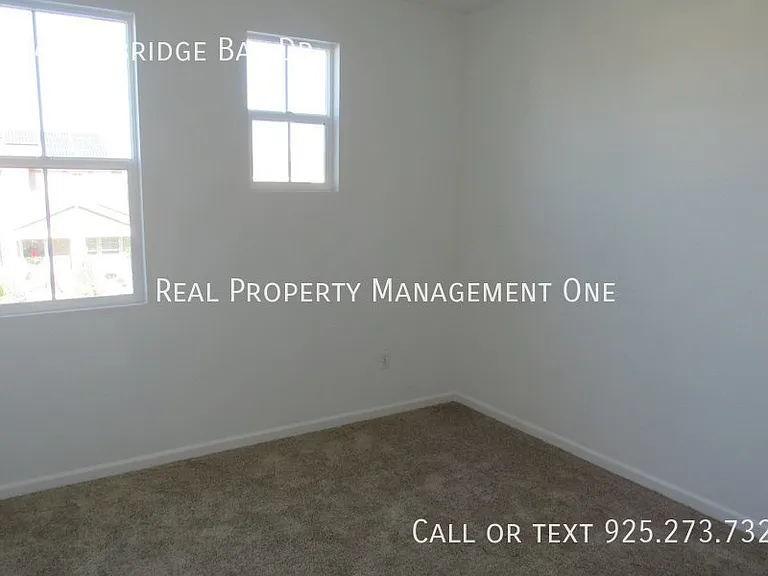 1064 Ashbridge Bay Dr — Photo 24