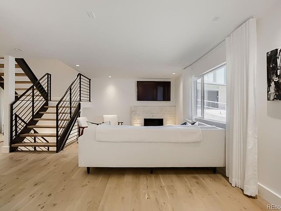 4th image of 966 Welch Court