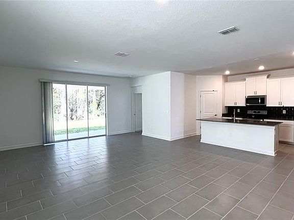 4th image of 2970 Camden Loop