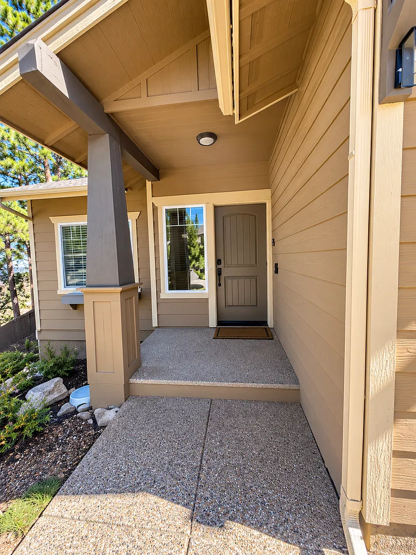 Amazing Four Bedroom In Ponderosa Trails — Photo 3