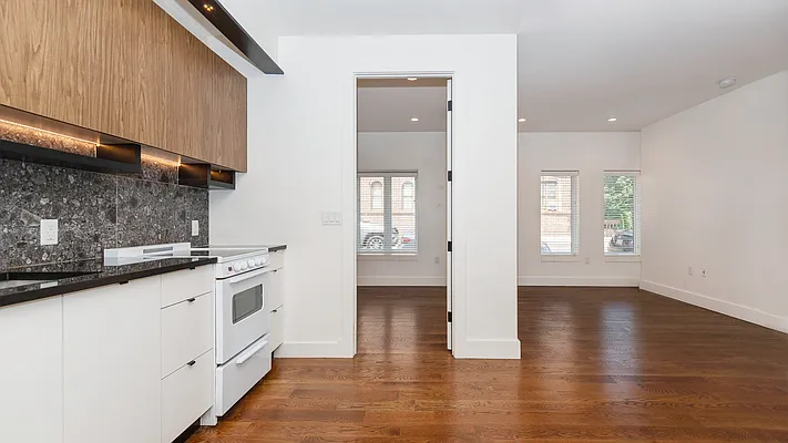 Rented by Nooklyn NYC LLC | media 24