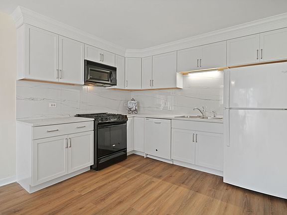 5th image of 335 N Prospect Dr