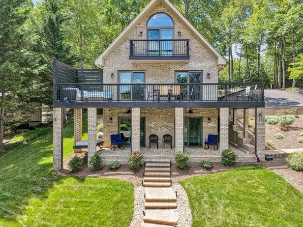 1012 Jefferson Dock Rd, Penhook, VA 24137