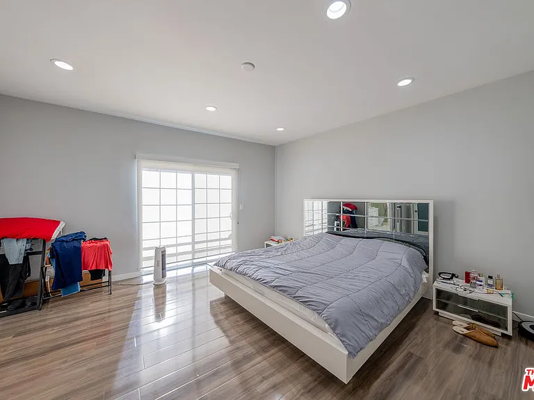 2256 Montrose Ave #2 — Photo 12