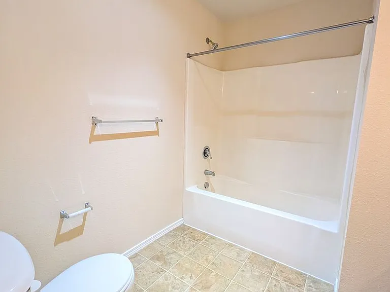 Wellesley Park Apartments — Photo 128