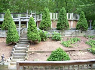 112 Leatherman Trl, Hamden, CT 06518