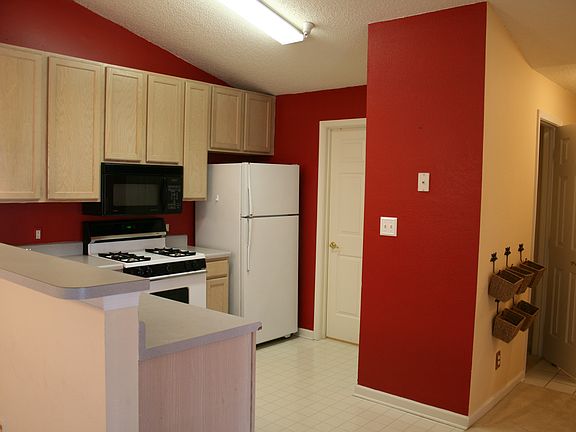 4th image of 9601 Links Way APT J