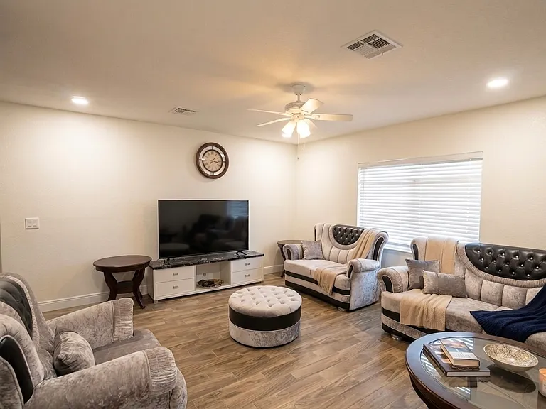 7816 Robert E Lee Rd — Photo 2