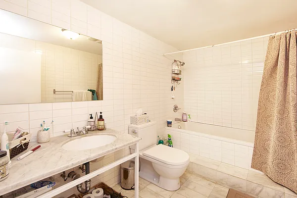 Rented by R New York | media 38