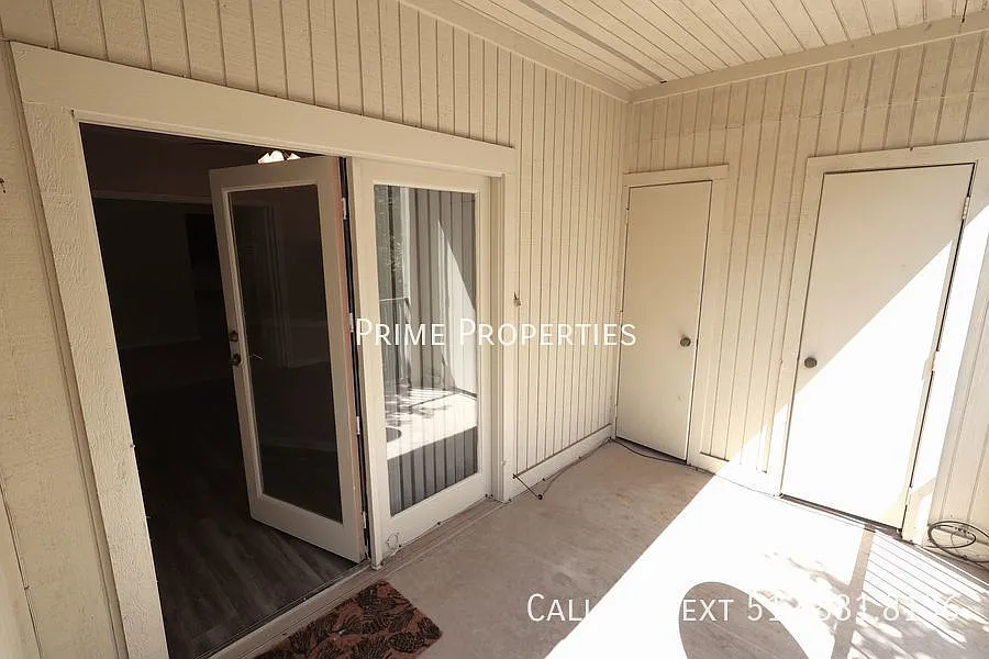 Amazing Condo, Incredible Location! — Photo 4