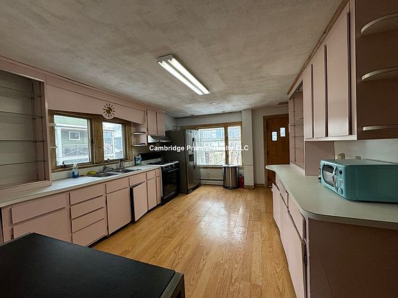 3rd image of 87 Chandler St #A