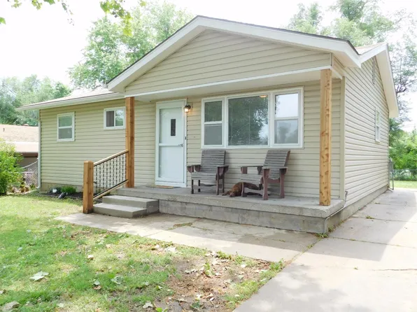 1413 W 17th St, Junction City, KS 66441