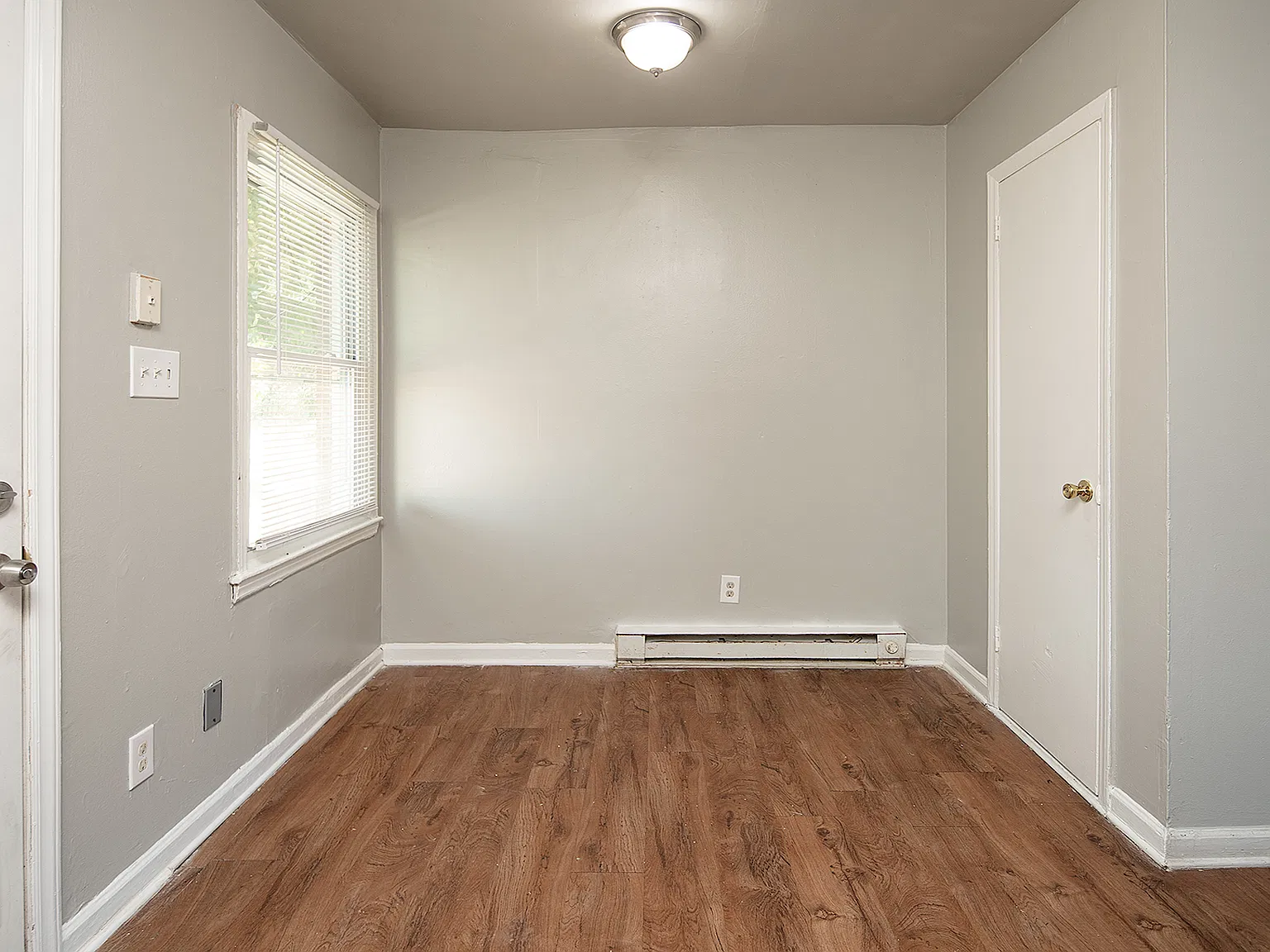 1 bed, 1.5 bath, 650 sqft, $975 — Photo 4