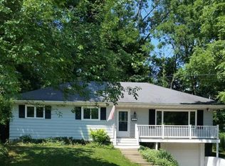 625 Hubert St NE, Grand Rapids, MI 49503