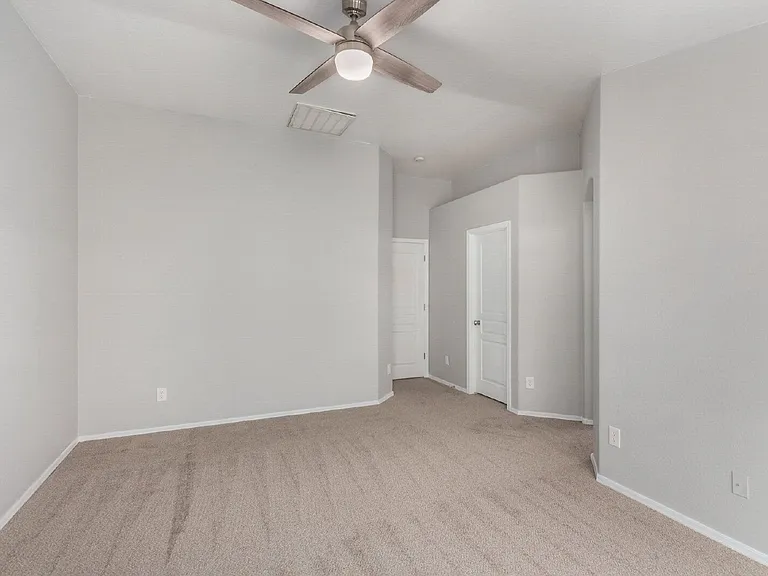 10012 W Wood St — Photo 15