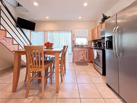 4th image of 2732 Avenue D