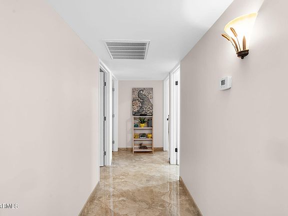 5th image of 2827 W FOOTHILL Drive