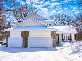 415 Northwood Dr, Horace, ND 58047
