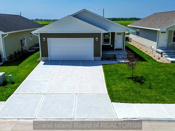 4315 Dawn St, Grand Island, NE 68803