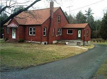 2nd image of 640 Huckleberry Hwy