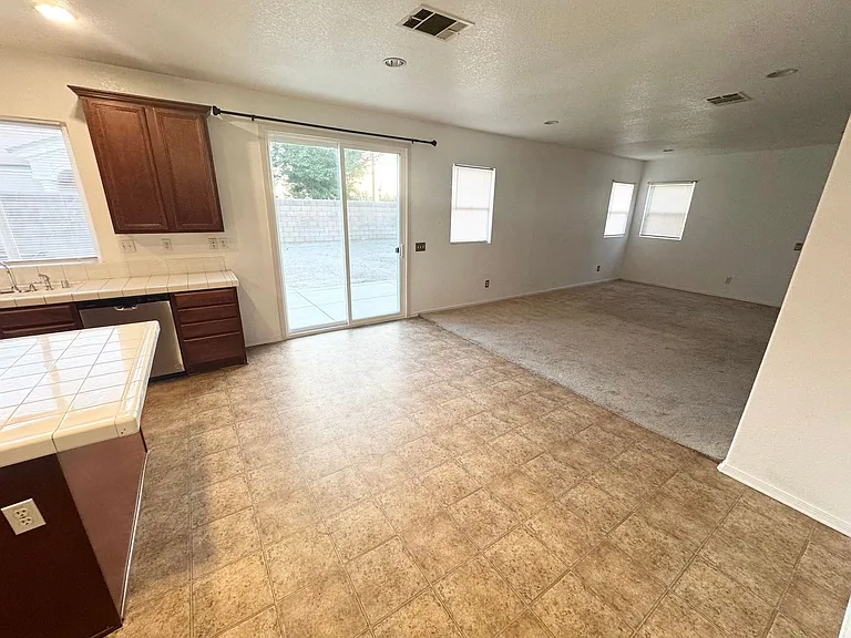 44341 Camellia St — Photo 6