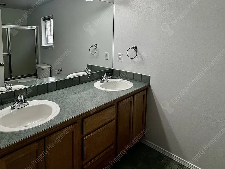 1299 NE Glacier Ridge Rd — Photo 14