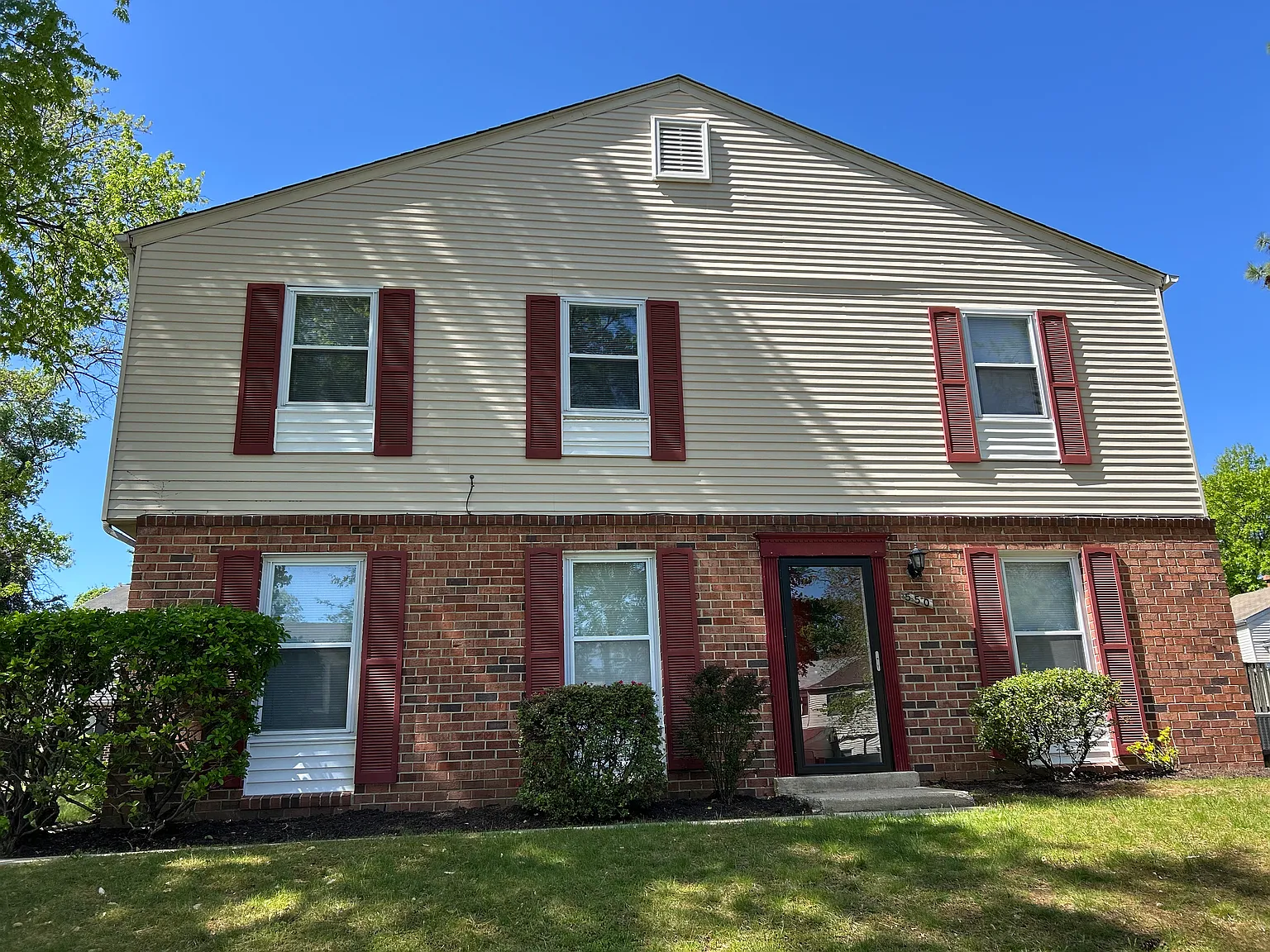 550 Peacock Dr photo 1