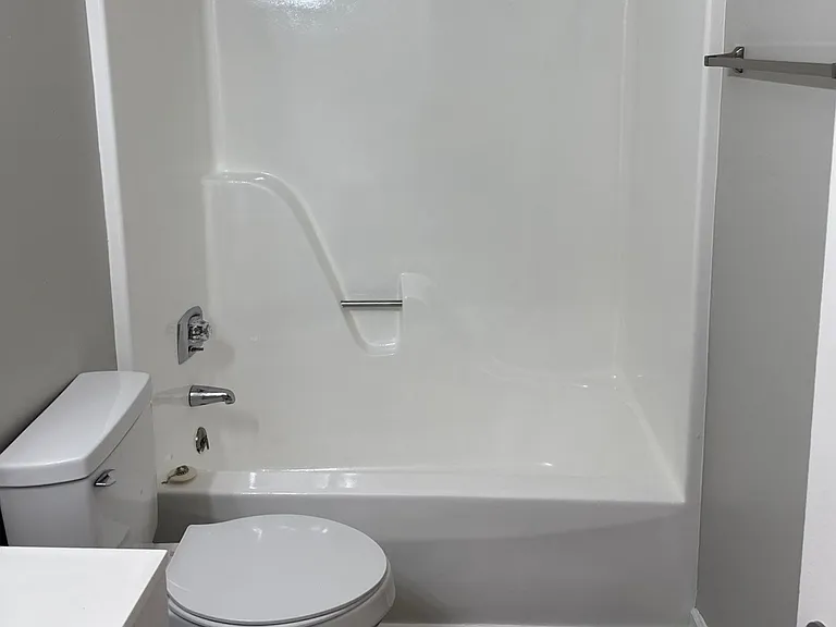 26 Foxboro Cv #R — Photo 7