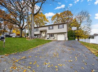 404 Carlton Circle, New Windsor, NY 12553