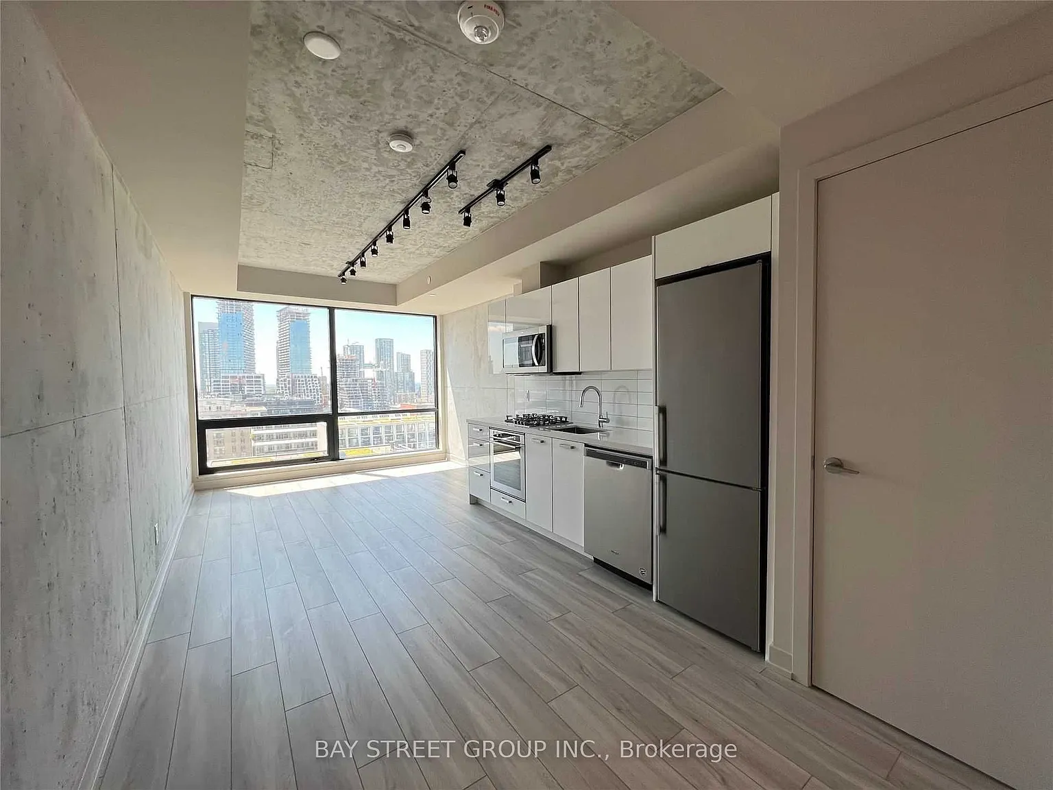 1 bed, $2,295 — Photo 4