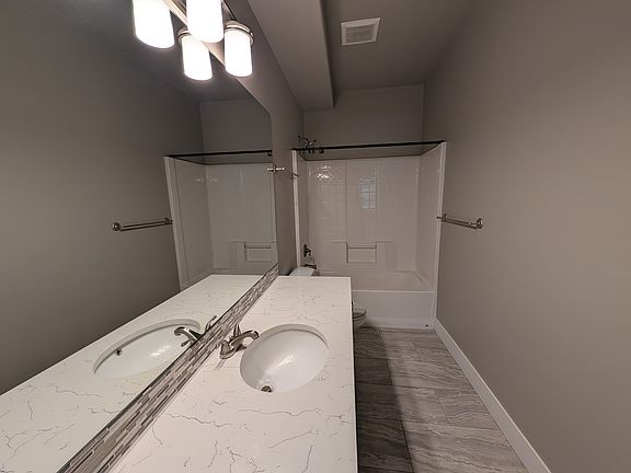 5th image of 4714 NE 25th St
