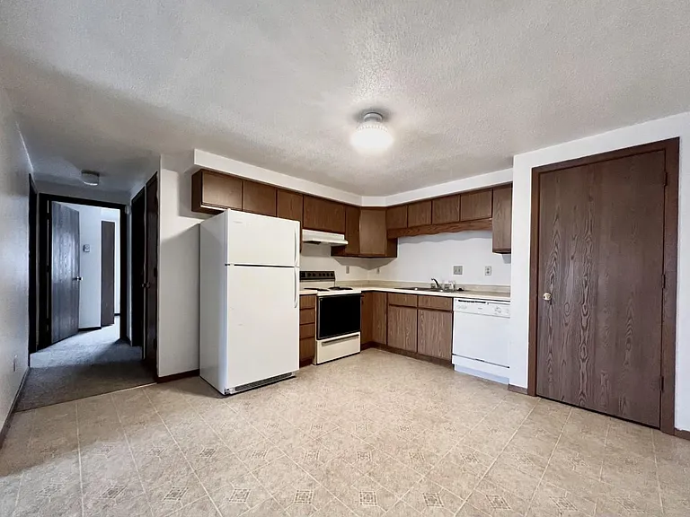 305 Willow St #5 — Photo 4
