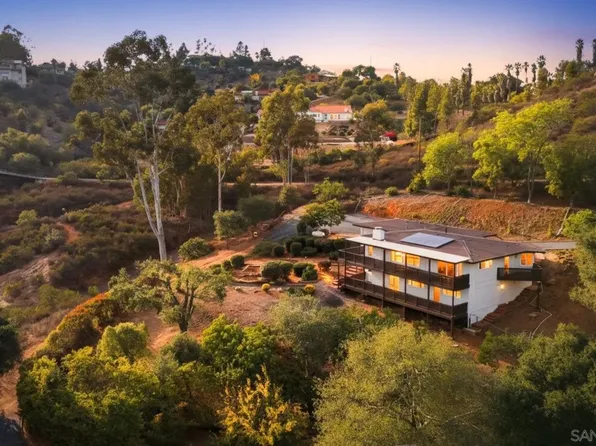 863 Via Rancho Pkwy, Escondido, CA 92029