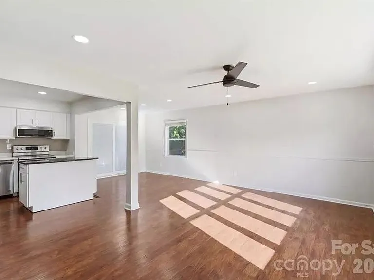 5810 Red Carriage Ln — Photo 5
