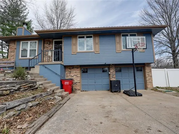 32910 E Oak Hill School Rd, Oak Grove, MO 64075