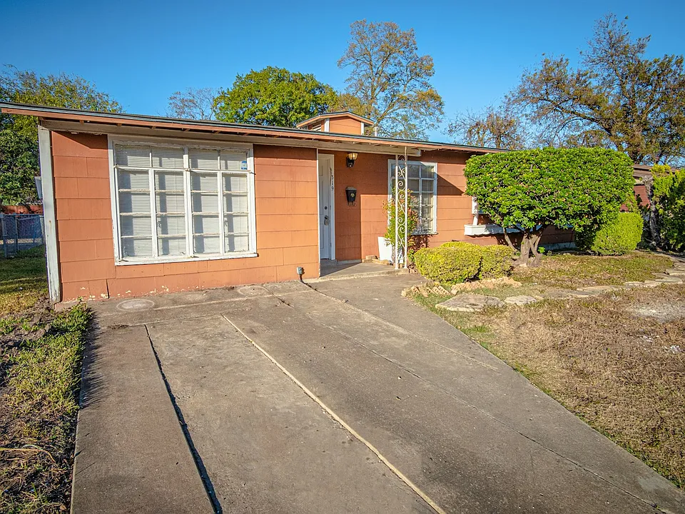 319 Charcliff Dr
