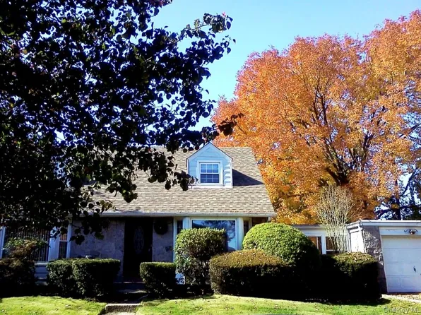 1 Herbert Drive, New Hyde Park, NY 11040