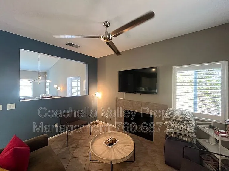 2162 Shannon Way — Photo 32