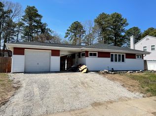 42 Princess Ave, Bay Shore, NY 11706