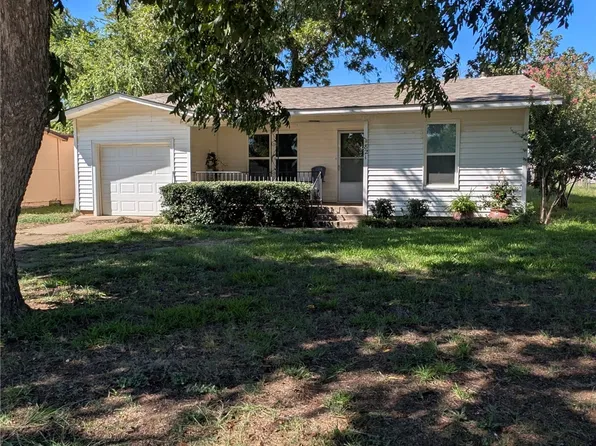 821 Austin Rd, Graham, TX 76450