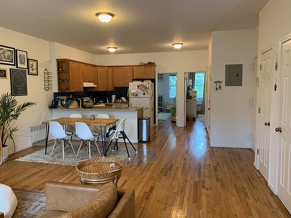 3rd image of 694 Sackett St APT 3